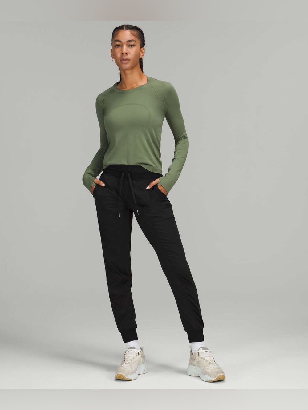 Lululemon Pants Womens 8 Mid Rise Dance Studio Jogger Full Length Black